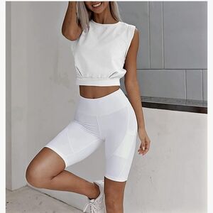 NWT Arrive Guide White Athletic Crop Top